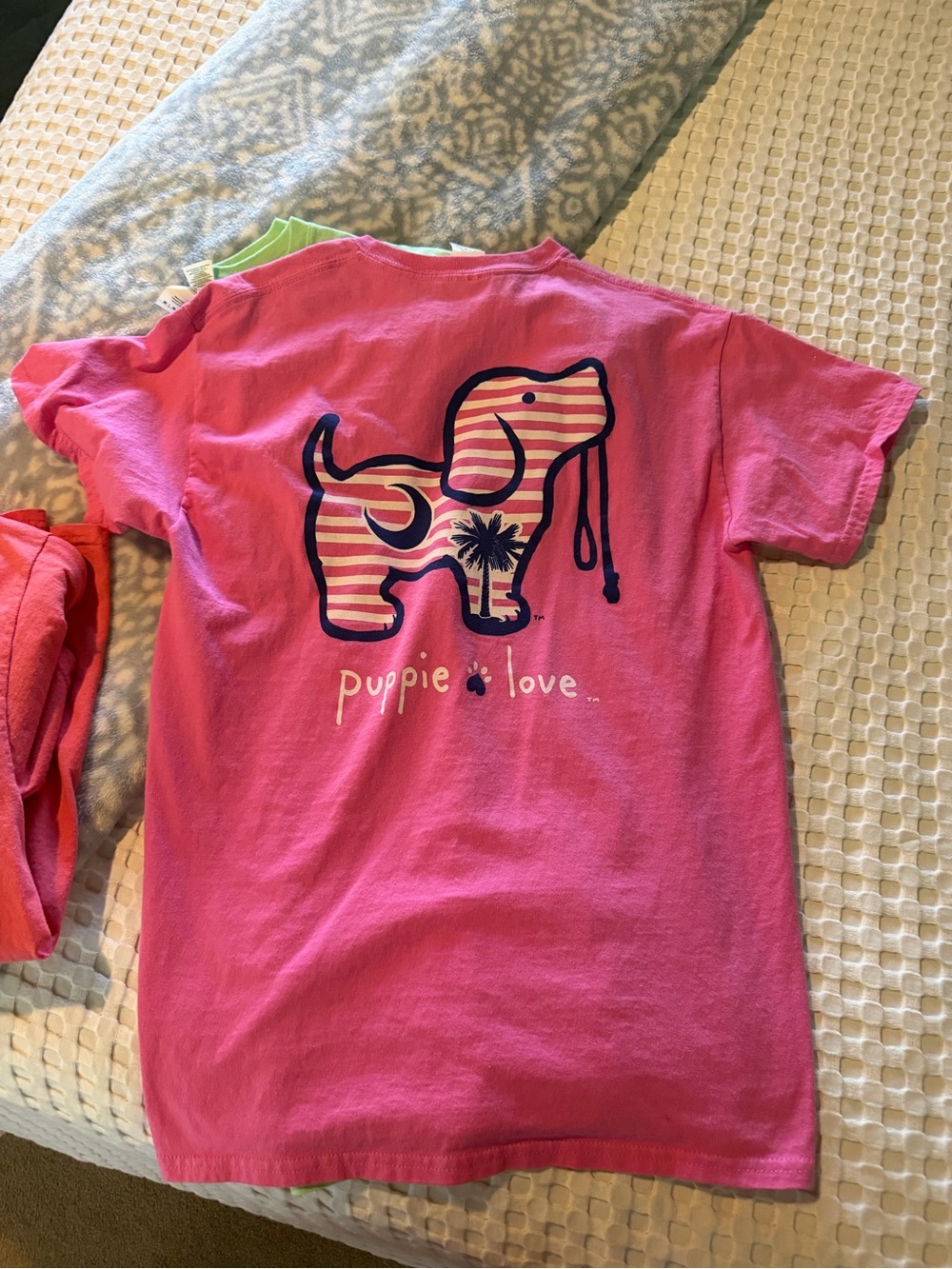 Puppie Love | T Shirt Bundle of 3 Medium - Picture 3 of 4